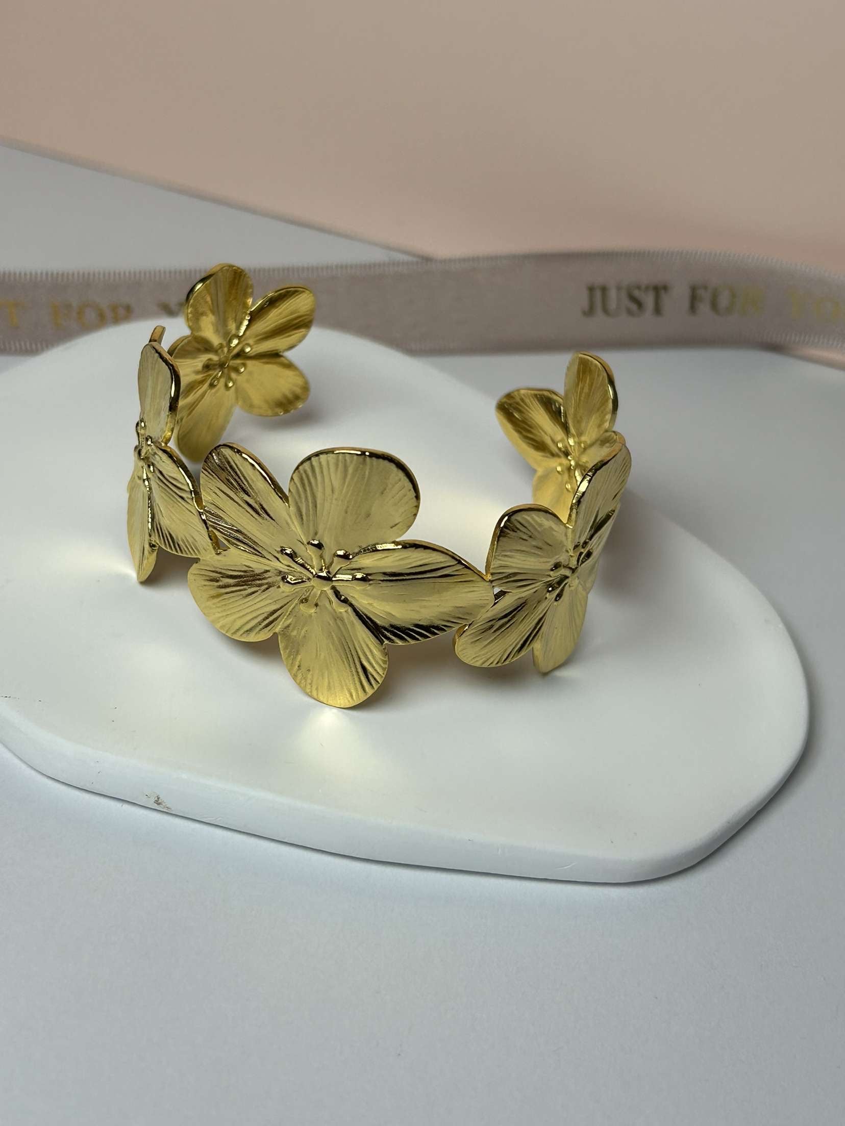 GOLDEN BLOOM
