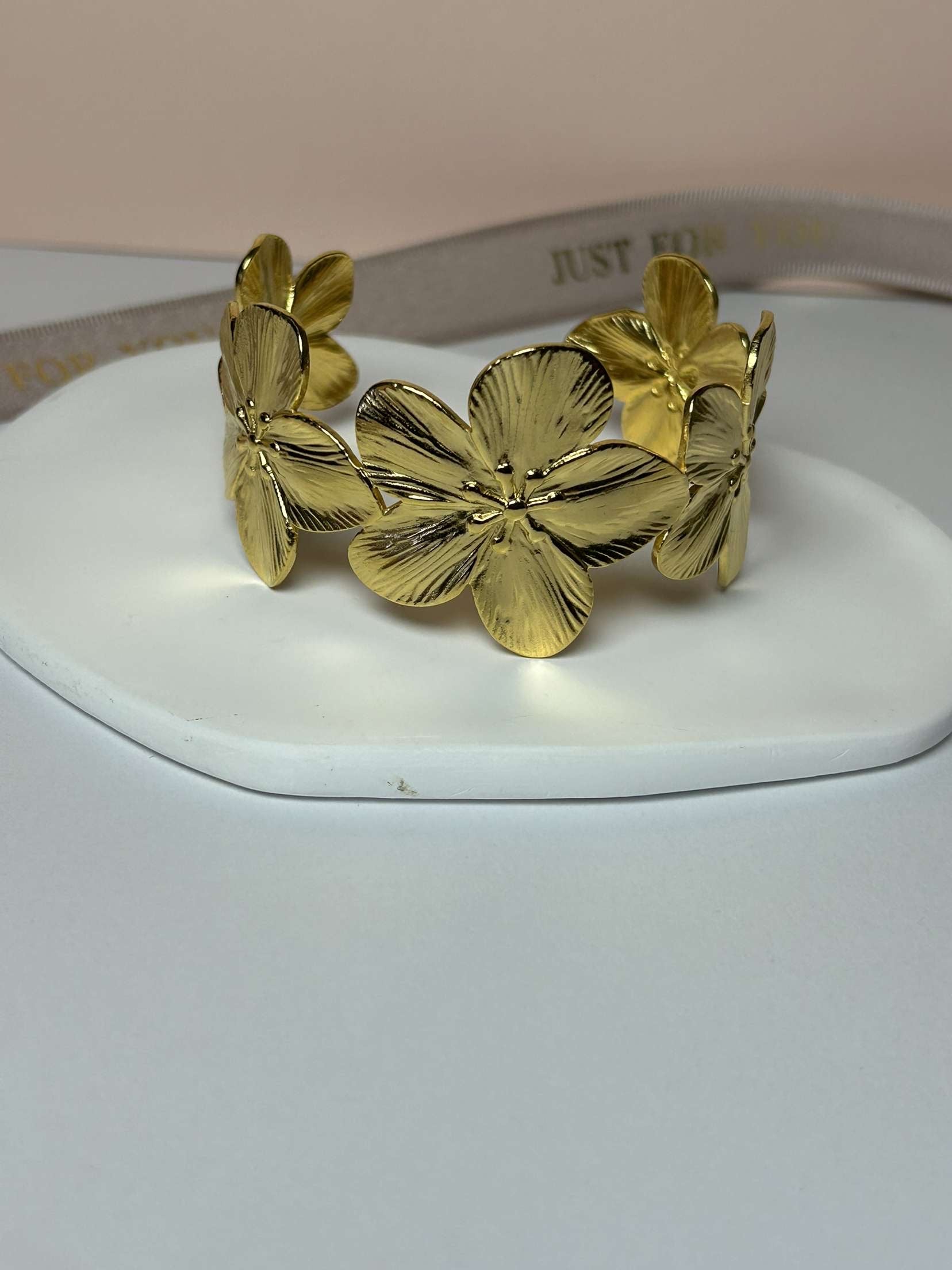 GOLDEN BLOOM